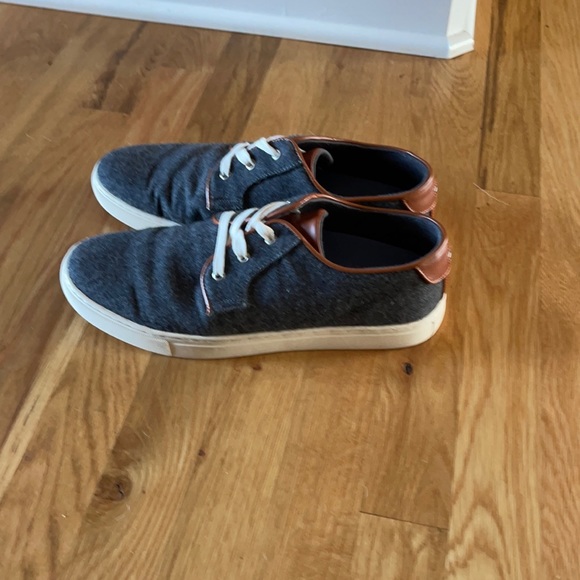 Tommy Hilfiger shoes - Picture 2 of 3